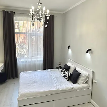 Apartamento міамо 5хв до площі ринок