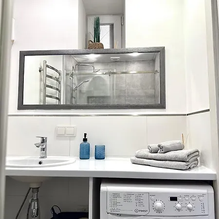 Apartamento міамо 5хв до площі ринок